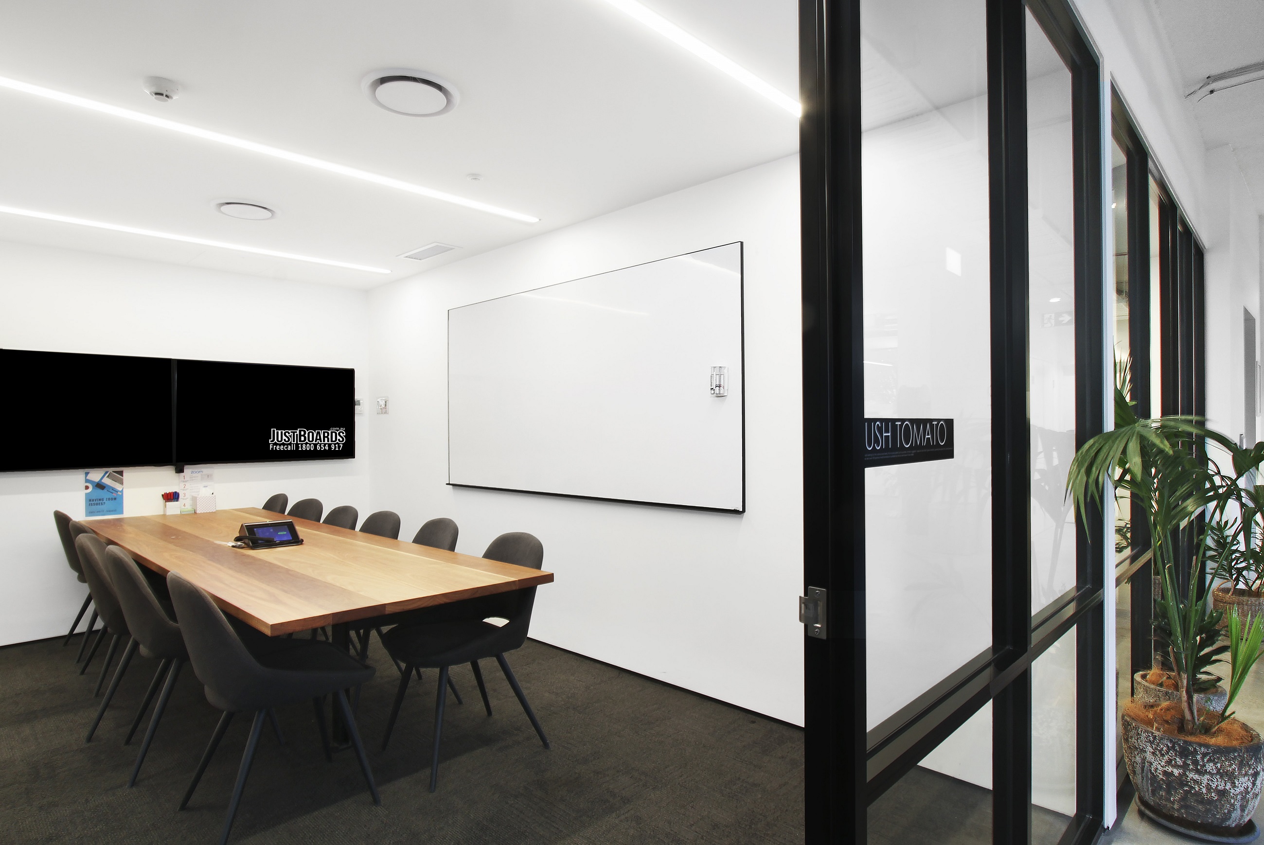 Porcelain Whiteboard LX Edge Frame